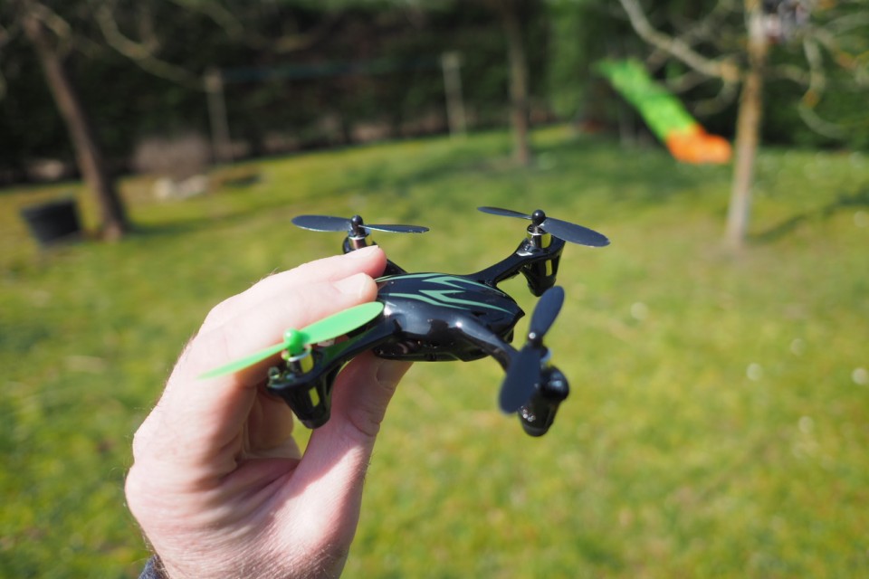 drone hubsan x4 H107C profil