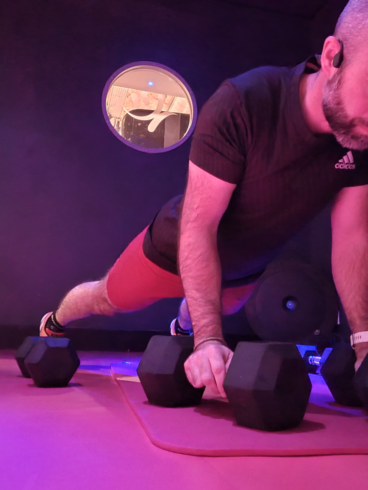 Devil press: une sorte de burpees avec Dumbell