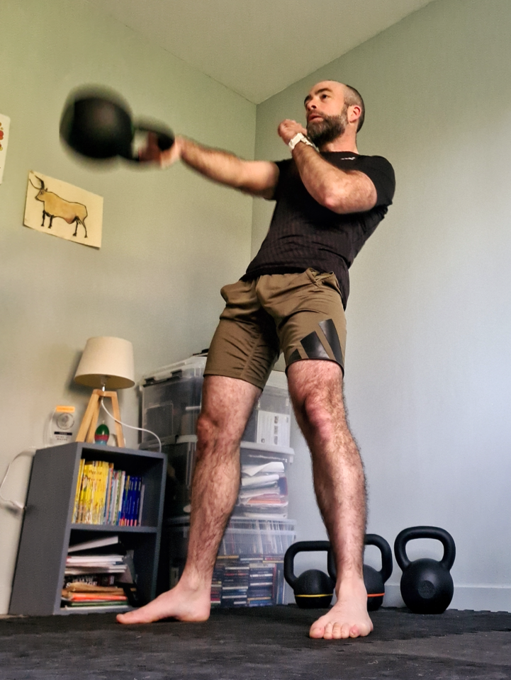 Le kettlebell swing, le mouvement de base